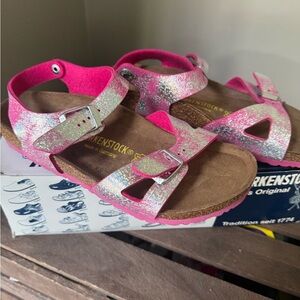 NWT Birkenstock Kids Pink Glitter Sandals Kid Size 3